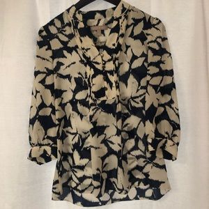 Adorable Banana Republic Patterned Top